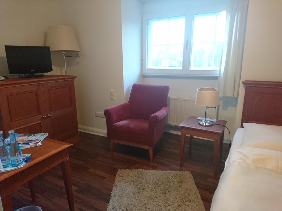 Hotel Vierseithof Лукенвальде Экстерьер фото